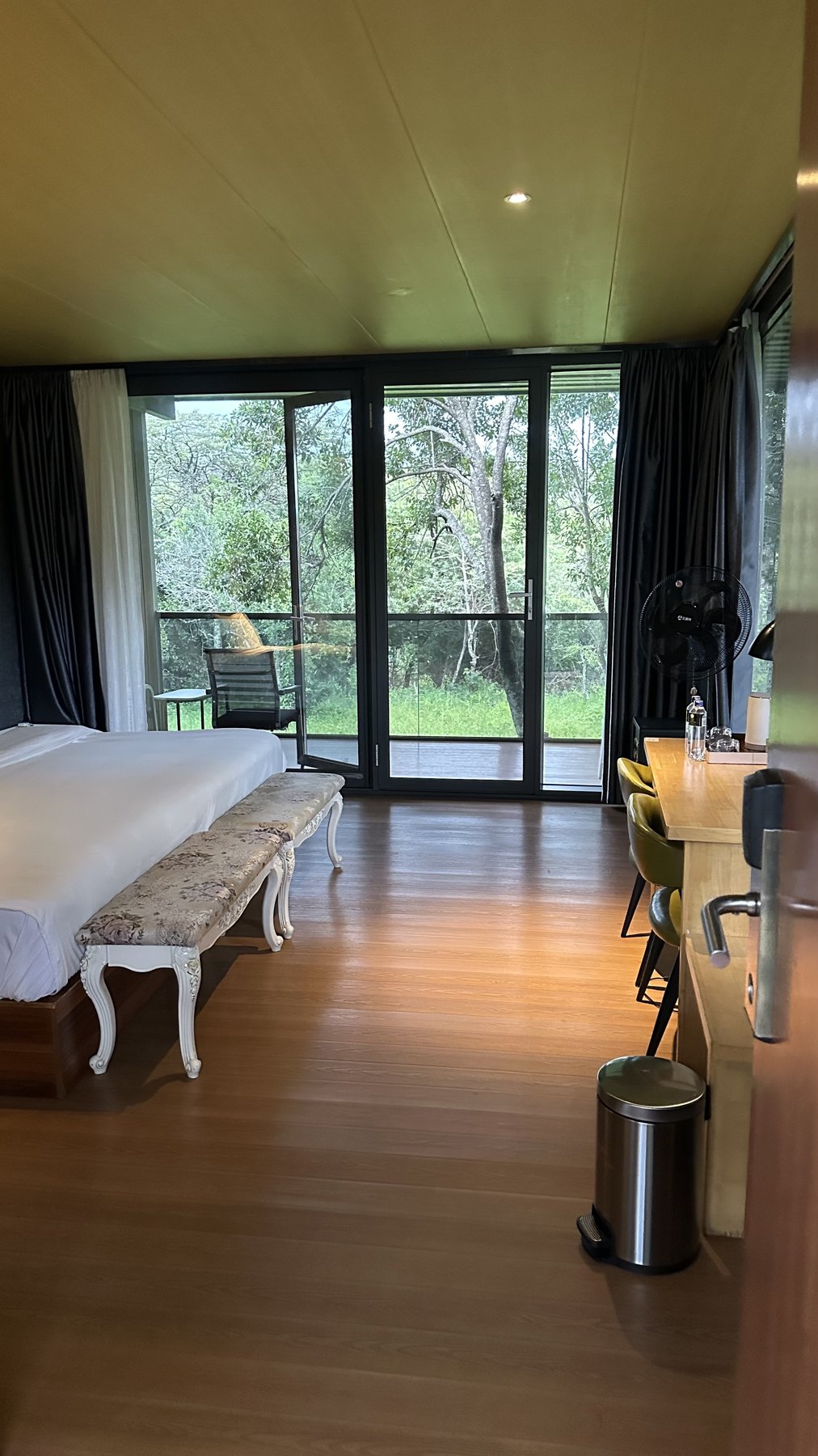 Midland Hotel Nakuru grounds